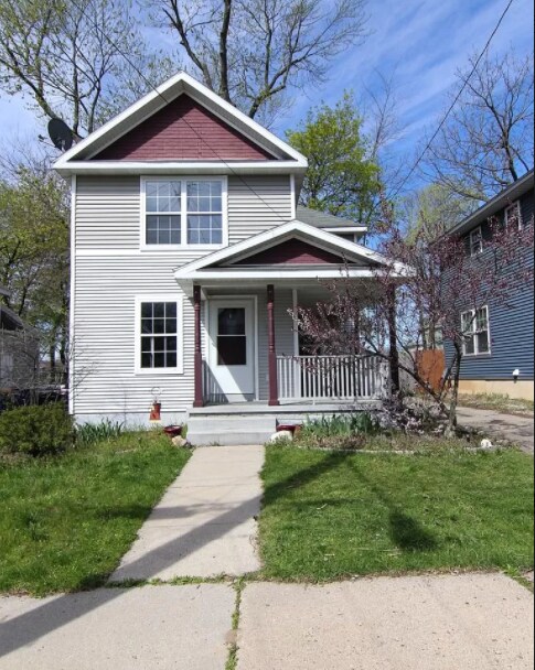 Building Photo - 441 Charles Ave SE