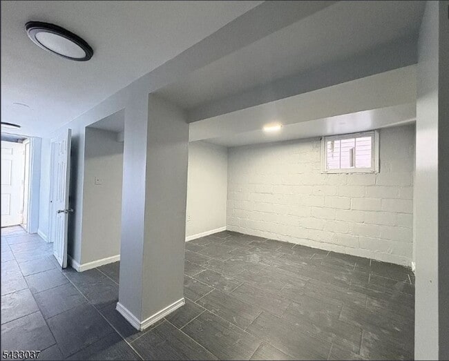 Building Photo - 579 Liberty Ave