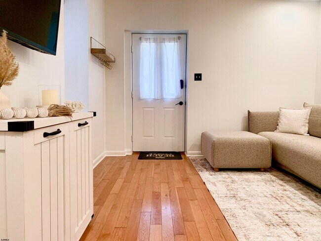 Foto del edificio - 9706 Ventnor Ave