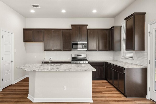 Foto del edificio - 2306 Dillon Pond Ln