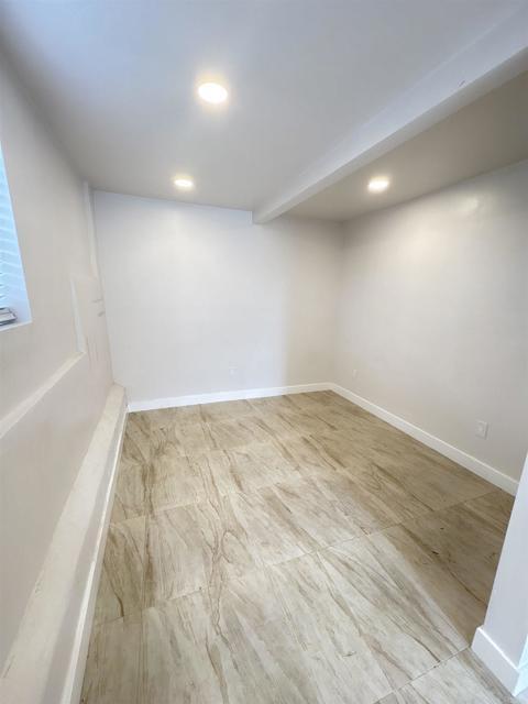 Foto del edificio - 2771 Logan Ave