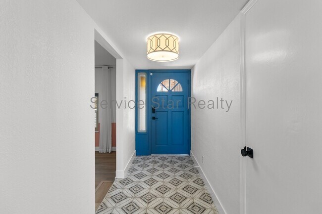 Building Photo - 16065 N Boulder Dr