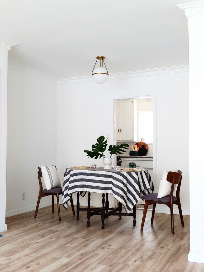 Dining room area - 1214 N Berendo St