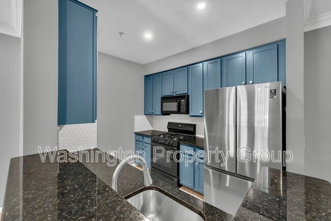 Foto del edificio - 4854 Eisenhower Ave