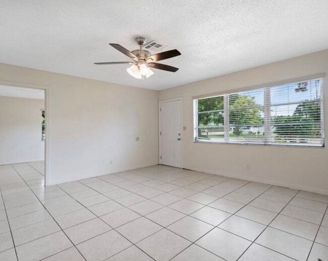 Foto del edificio - 5854 Kumquat Rd