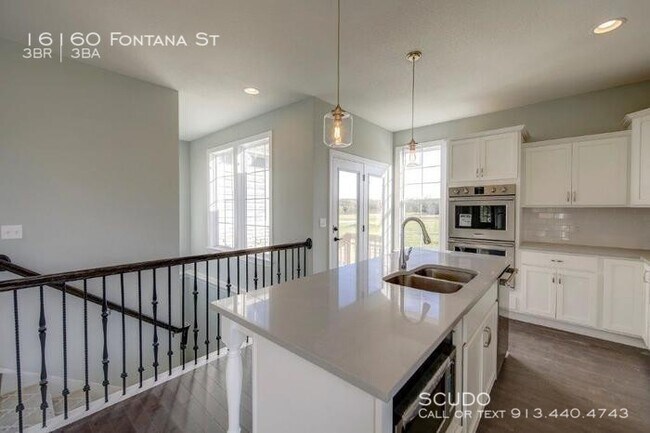 Building Photo - Luxurious, Maintenance Provided Villa!