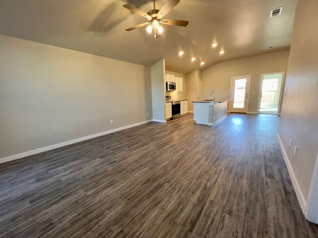 Building Photo - 3/2/2 located in Wolfforth - Frenship ISD