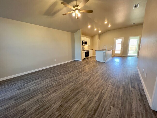 Building Photo - Brand New 3/2/2 located in Wolfforth
