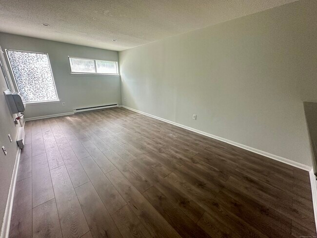 Foto del edificio - 3699 Broadbridge Ave
