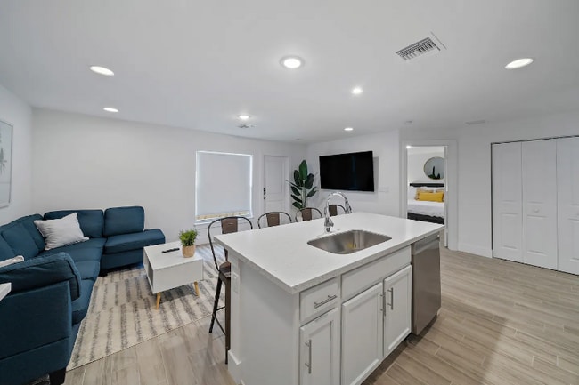 Foto del edificio - 509 Lilac Ct