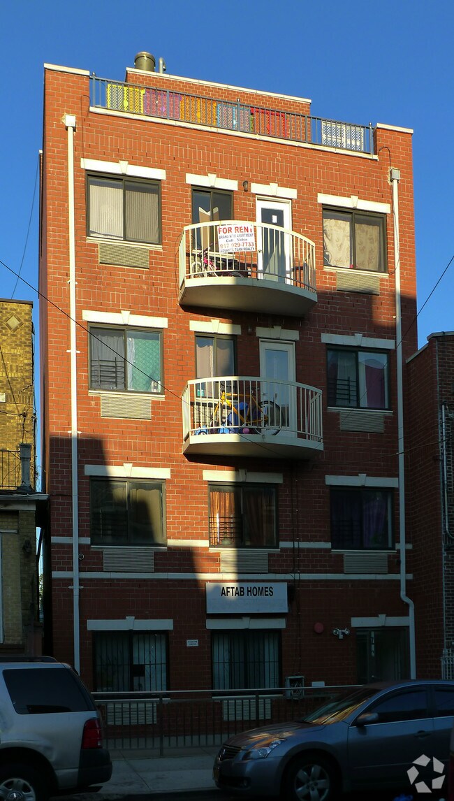Building Photo - 3732 107th St