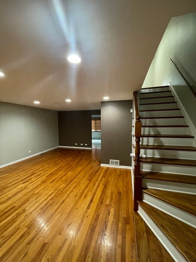 Foto del edificio - 309 Elgin Ave
