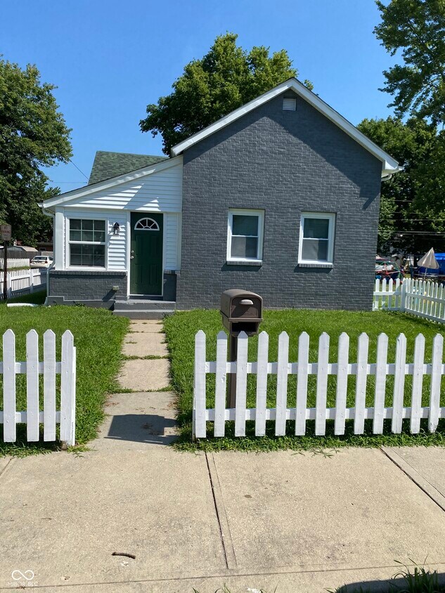 Foto principal - 434 W 4th St