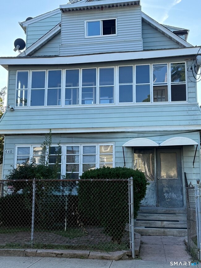 Building Photo - 440 Howard Ave