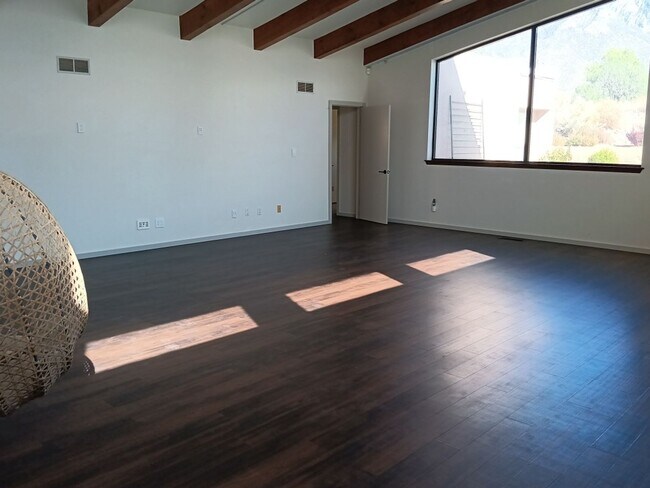 Foto del edificio - 4 Bedroom, 3 Bathroom Home! Schedule a Sho...