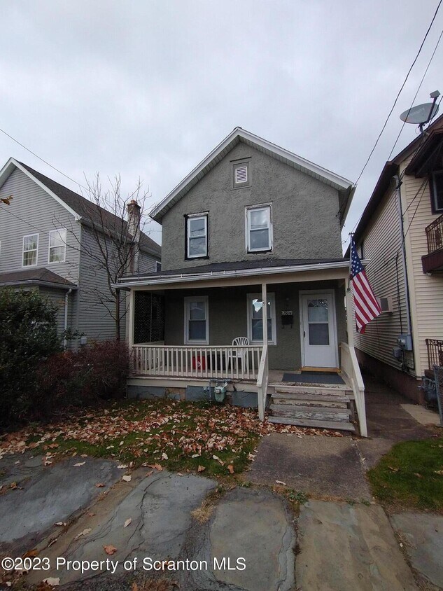 Primary Photo - 1604 Hawthorne St