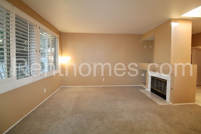 Foto del edificio - Eastlake, 1148 La Vida Ct, Gated Developme...