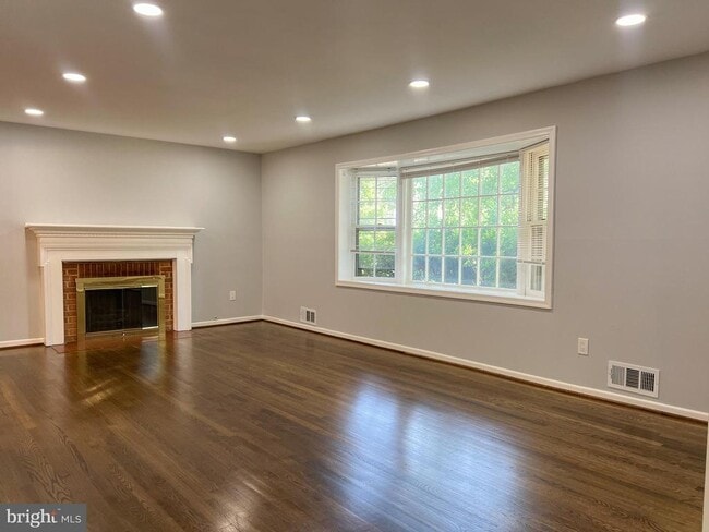 Building Photo - 405 Wolftrap Rd SE