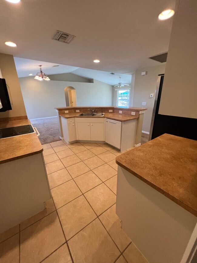 Foto del edificio - Welcome to this fabulous, Annual, 3 bedroo...