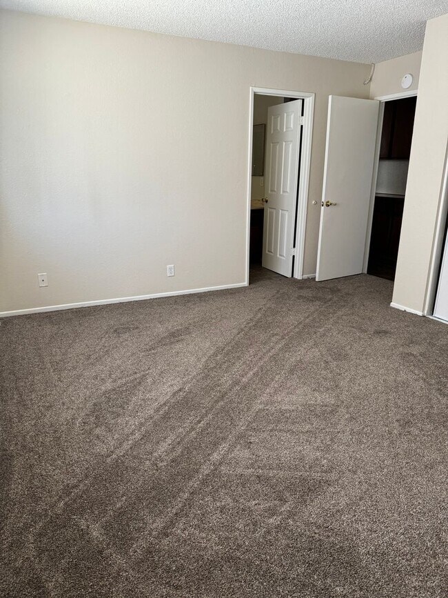 Foto del edificio - Apple Valley- Four Plex- 2 Bedrooms, 2 Bat...