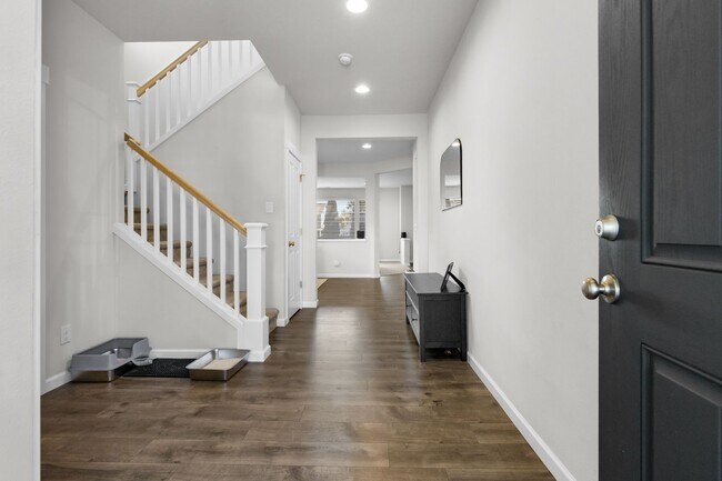 Foto del edificio - Downtown Puyallup 4 bedroom + Bonus + Office