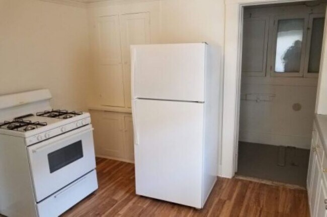 Building Photo - 1211 3rd St W