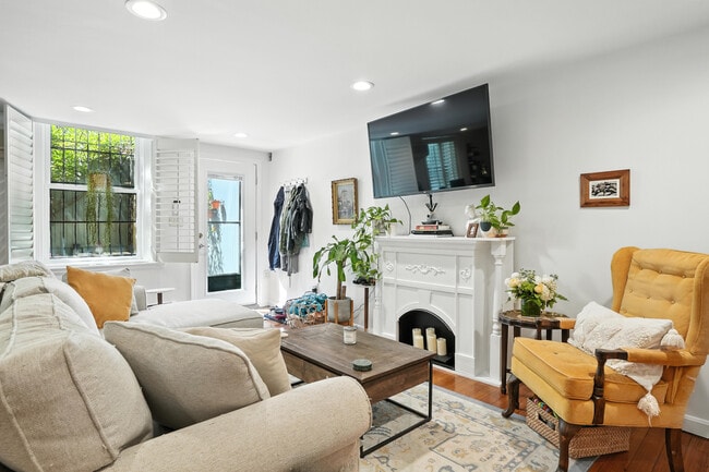 Living room - 157 Beacon St