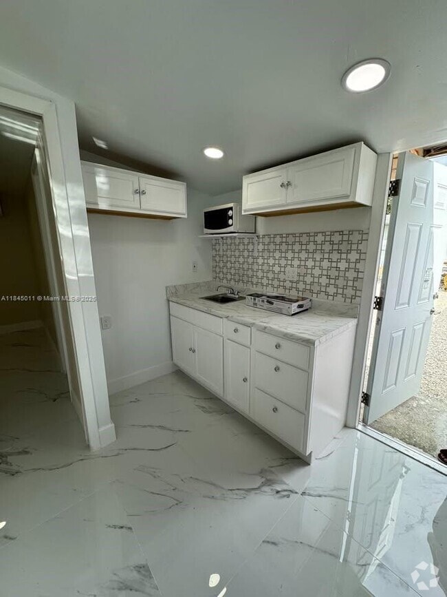 Building Photo - 27020 SW 144th Ave