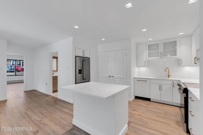 Foto del edificio - 42 Lexington Ct