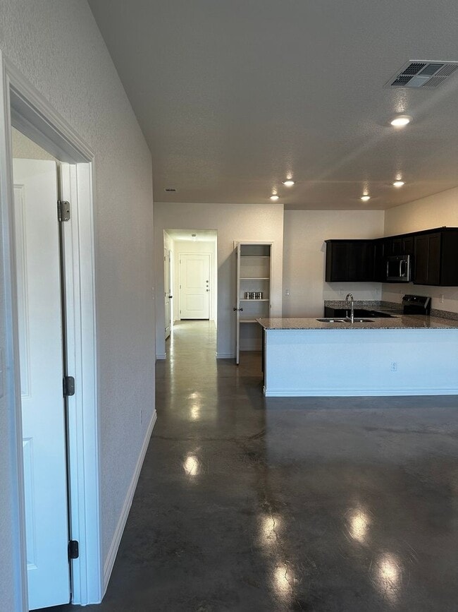 Building Photo - 1273 Lehmann Dr