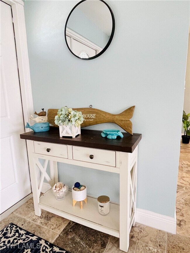 Building Photo - 5403 SW 3rd Ave