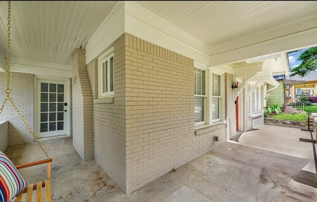 Photo - 1667 Sylvan Rd SW House