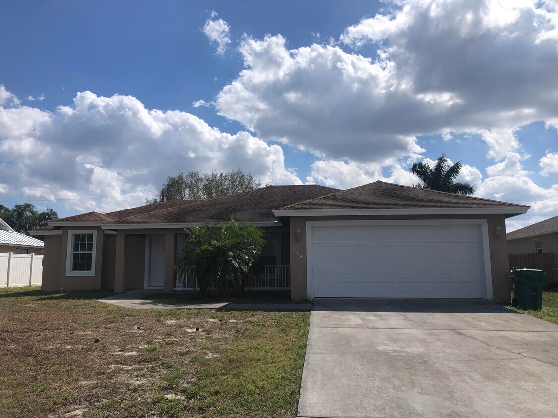 Foto principal - 714 SE Elwood Ave