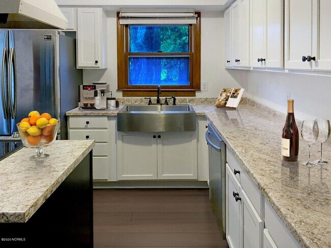 Foto del edificio - 213 Shoreline Dr