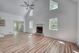 Building Photo - 2092 Wood Lake Ln