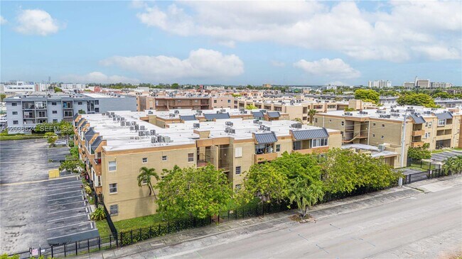 Foto del edificio - 6070 W 18th Ave