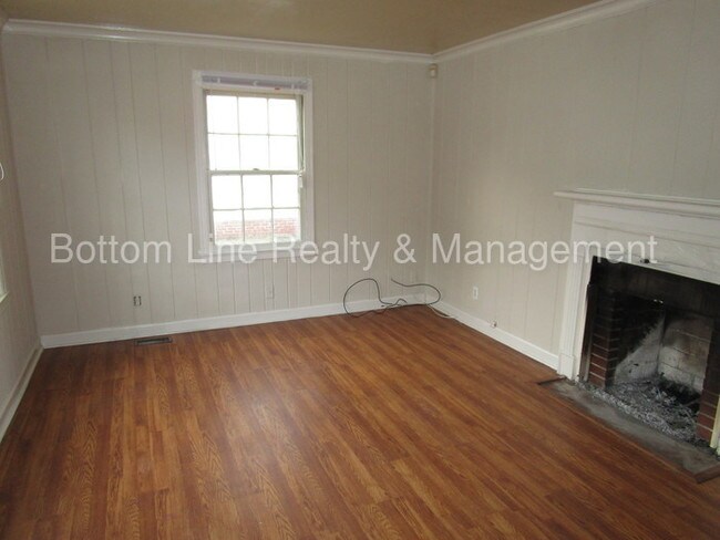 Building Photo - 1449 Remount Rd