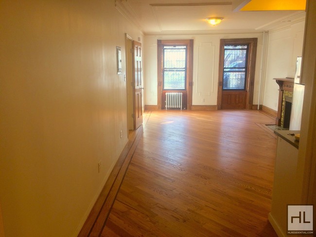 Building Photo - 672 Jefferson Ave