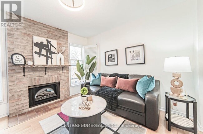 Photo du bâtiment - 84 Raleigh Crescent