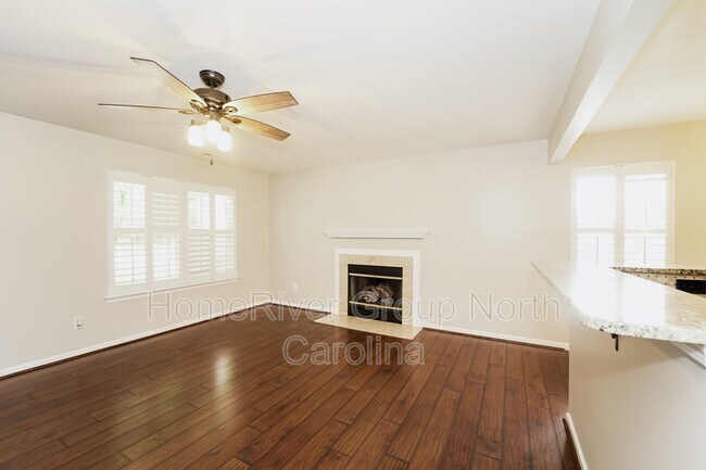 Foto del edificio - 4400 Cochran Farm Ln