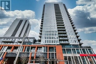 Building Photo - 170-2170 Sumach St