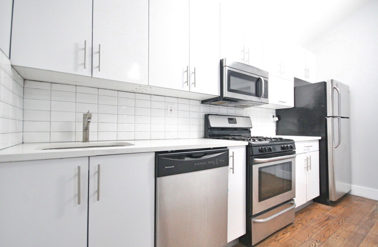 Foto principal - 222 Malcolm X Blvd