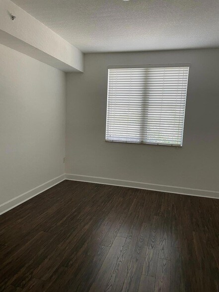 Foto del edificio - 1830 Radius Dr