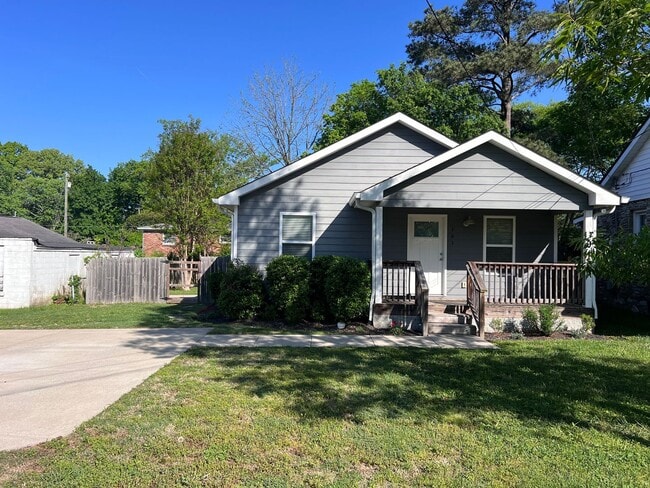 Old Hickory Charmer - Old Hickory Charmer House