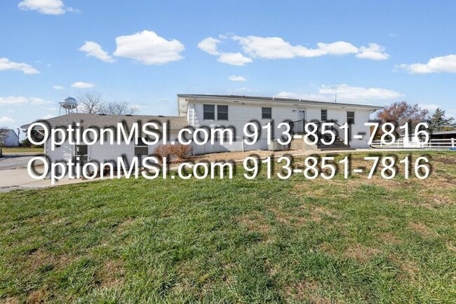 Foto del edificio - Country Charm Just Minutes From Lawrence!