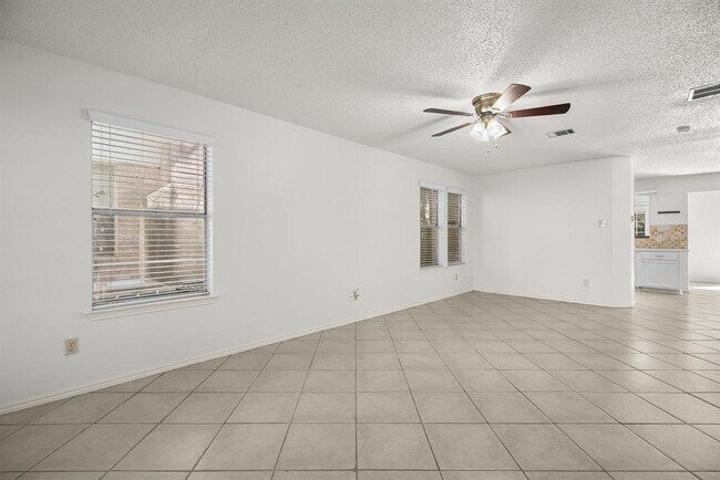 Building Photo - 13313 Black Canyon Dr