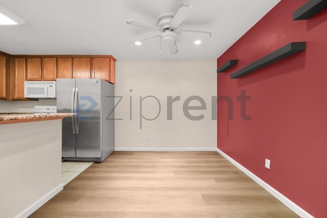 Building Photo - Unit 226