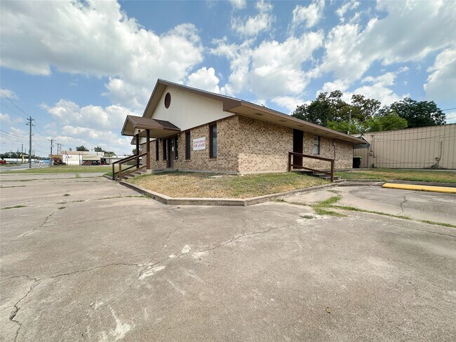 Foto del edificio - 702 N Richmond Rd