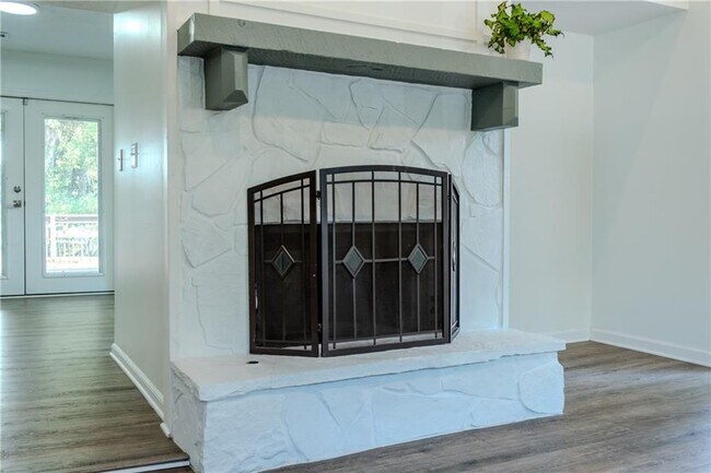 Building Photo - 8025 Cedar Cove