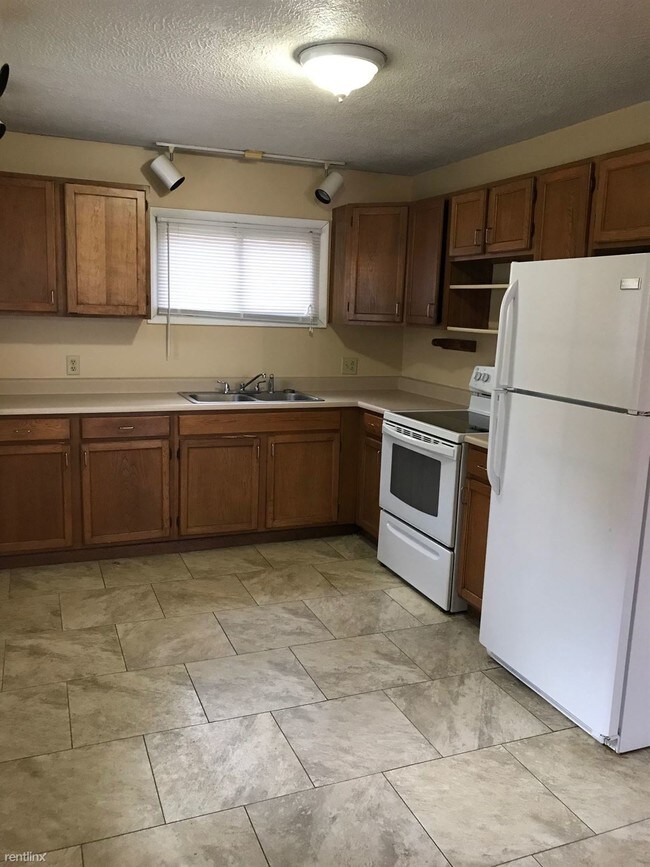 Building Photo - 3 br, 1 bath House - 2227 Stanley Ave